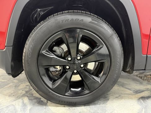 Used 2017 Jeep Cherokee High Altitude w/ Luxury Group image 26