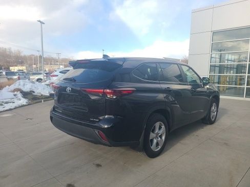Used 2024 Toyota Highlander LE image 7