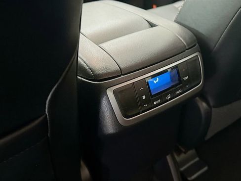 Used 2019 Toyota Highlander Limited image 27
