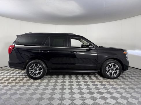 Used 2025 Ford Expedition Active AWD/4WD image 5