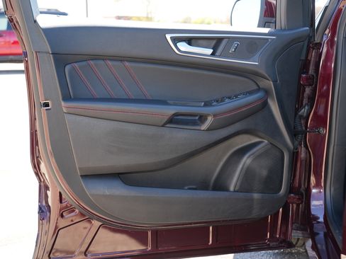 Used 2024 Ford Edge ST-Line w/ Class II Trailer Tow Package AWD/4WD image 16