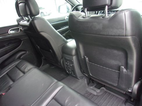 Used 2020 Jeep Grand Cherokee Limited AWD/4WD image 13