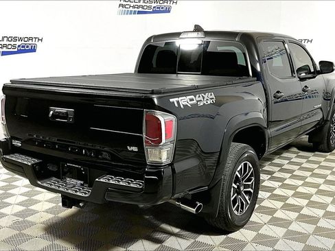 Used 2021 Toyota Tacoma TRD Sport image 9