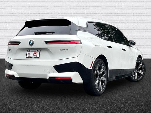 Used 2024 BMW iX xDrive50 w/ Premium Package AWD/4WD image 6