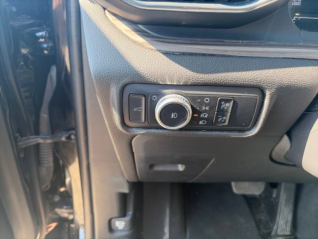 Used 2023 Ford Explorer Limited w/ Equipment Group 301A AWD/4WD image 19