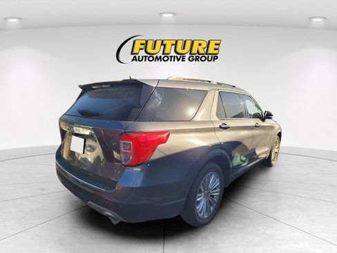 Used 2023 Ford Explorer Limited w/ Limited Technology Package RWD image 3