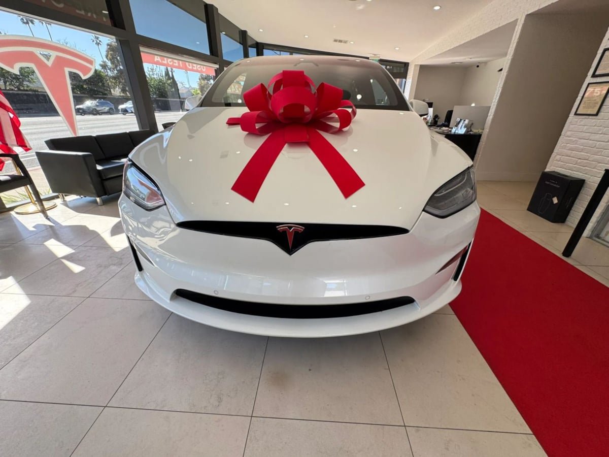 Used 2022 Tesla Model X AWD/4WD image 11