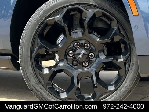 New 2026 GMC Yukon Denali w/ Denali Reserve Package AWD/4WD image 9