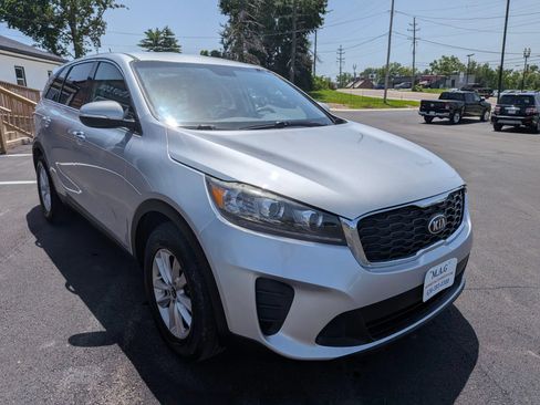 Used 2019 Kia Sorento AWD V6 image 8