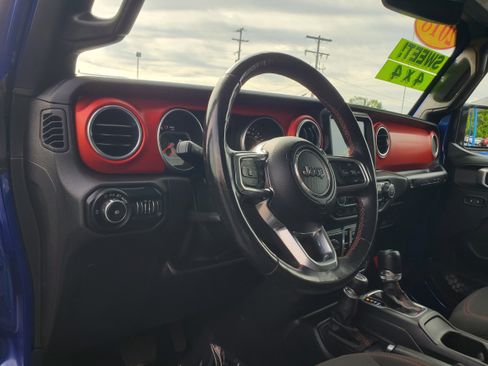 Used 2018 Jeep Wrangler Unlimited Rubicon AWD/4WD image 9