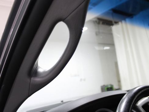 Used 2014 Toyota Tacoma Base image 18