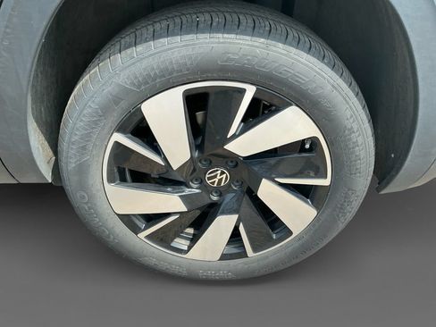 Used 2026 Volkswagen Atlas Cross Sport SE AWD/4WD image 14