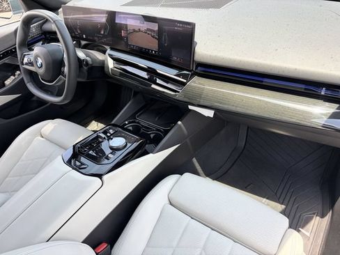 Used 2025 BMW 530i RWD image 14