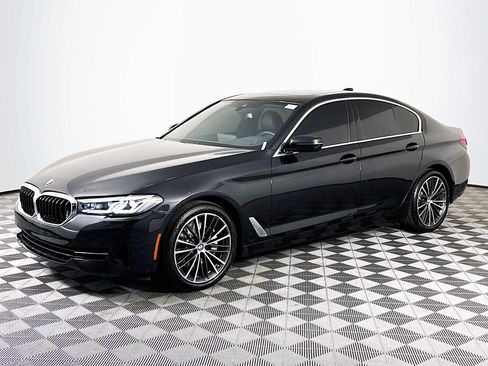 Used 2023 BMW 530i w/ Convenience Package image 4
