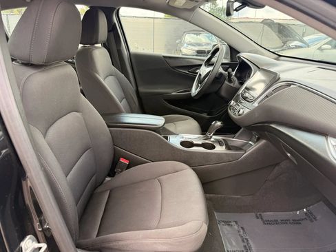 Used 2019 Chevrolet Malibu LT FWD image 18