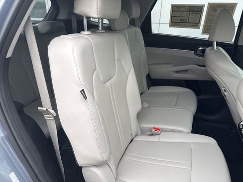 Used 2024 Kia Sorento S w/ Panoramic Sunroof Package image 31