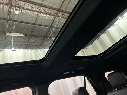 Used 2018 Ford Explorer XLT w/ Equipment Group 202A image 24