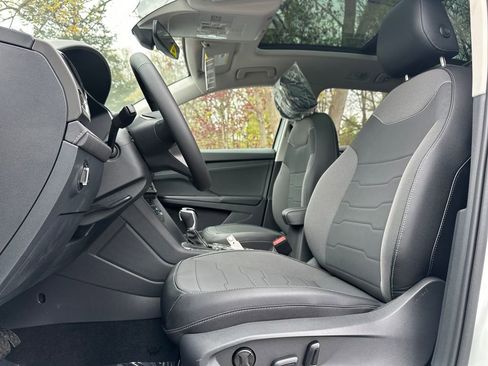New 2026 Volkswagen Taos SE AWD/4WD image 3