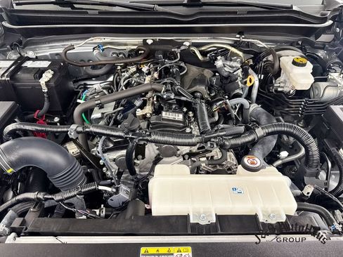 Used 2024 Toyota Tacoma TRD Off-Road AWD/4WD image 35