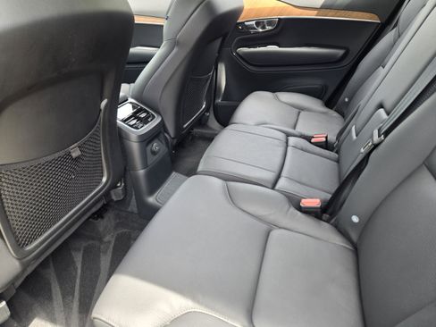 Used 2025 Volvo XC90 T8 Plus w/ Protection Package Premier AWD/4WD image 29