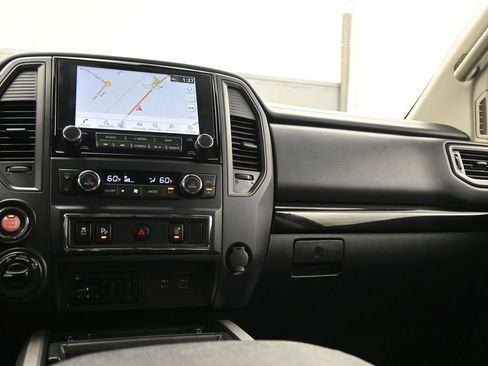 Used 2022 Nissan Titan SV w/ SV Convenience Package AWD/4WD image 16