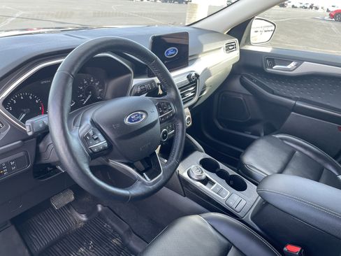 Used 2020 Ford Escape SEL image 9