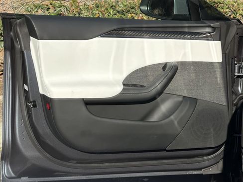 Used 2023 Tesla Model S Plaid image 22