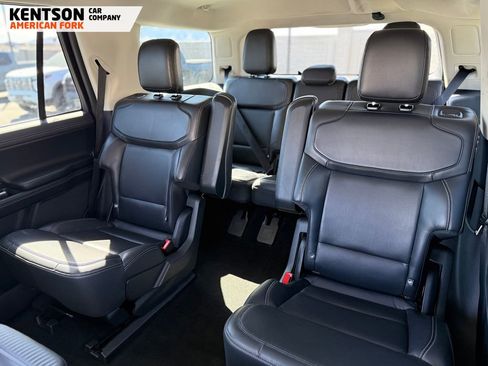 Used 2025 Ford Expedition Platinum image 42