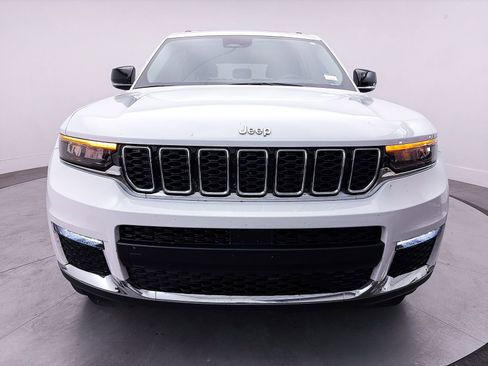 Used 2023 Jeep Grand Cherokee L Limited w/ Trailer Tow Group (B) image 11