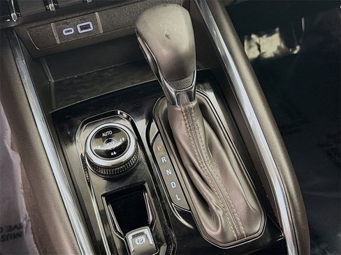 Used 2024 GMC Canyon AT4 image 17