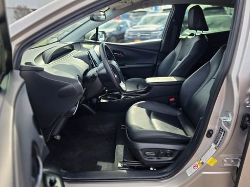 Used 2019 Toyota Prius Prime Advanced image 16