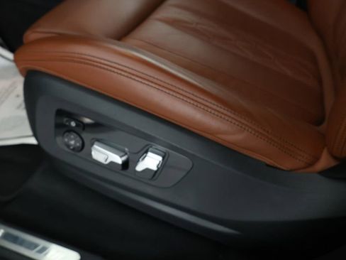 Used 2024 BMW X7 M60i w/ Executive Package image 10