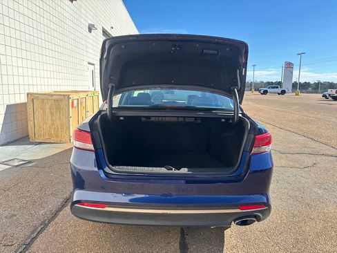 Used 2018 Kia Optima S image 28