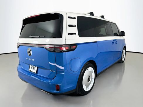 Used 2025 Volkswagen ID. Buzz 1st Edition AWD/4WD image 5