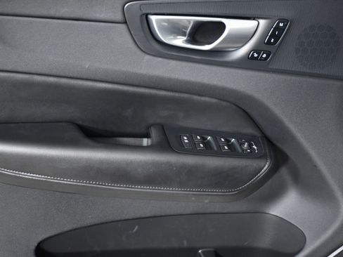 Used 2024 Volvo XC60 B5 Plus image 22