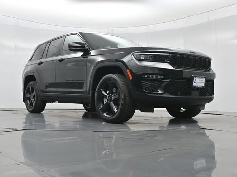 New 2025 Jeep Grand Cherokee Limited w/ Luxury Tech Group II image 50