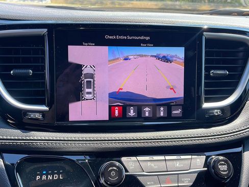 New 2026 Chrysler Pacifica Select FWD image 18