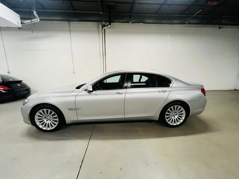 Used 2010 BMW 750i xDrive AWD/4WD image 5