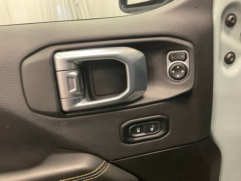 Used 2024 Jeep Wrangler Unlimited Sahara AWD/4WD image 12