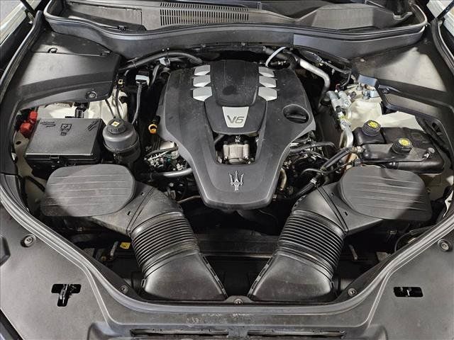 Used 2017 Maserati Levante AWD/4WD image 23