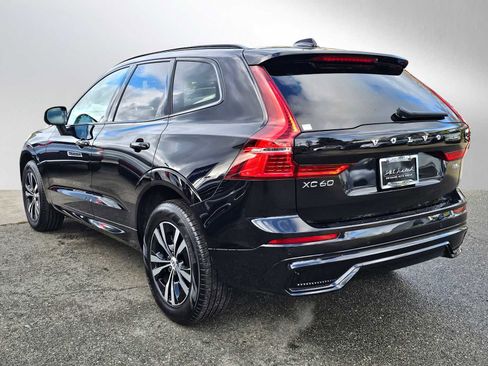 Used 2025 Volvo XC60 B5 Core w/ Climate Package image 5