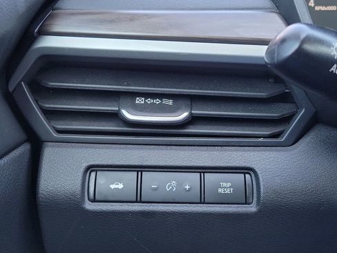 Used 2024 Nissan Altima 2.5 SV image 13