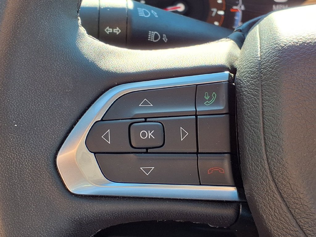 Used 2025 Jeep Compass Limited AWD/4WD image 28