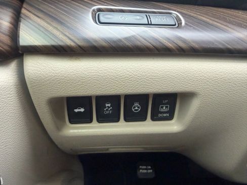 Used 2017 Nissan Maxima Platinum w/ Medallion Package image 25