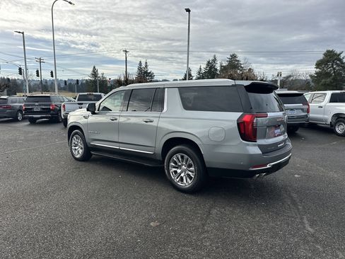 Certified 2025 GMC Yukon XL Denali image 3