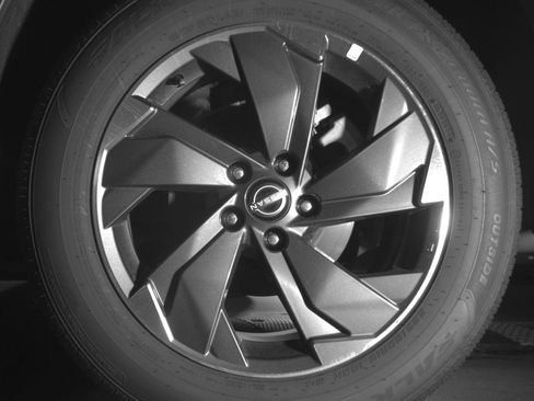 Used 2025 Nissan Rogue SV FWD image 11