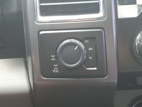 Used 2015 Ford F150 XLT w/ Equipment Group 302A Luxury AWD/4WD image 32