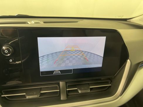Certified 2025 Chevrolet Trax LS w/ LS Convenience Package FWD image 24