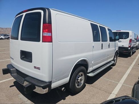 Used 2025 GMC Savana 2500 w/ Driver Convenience Package RWD image 3