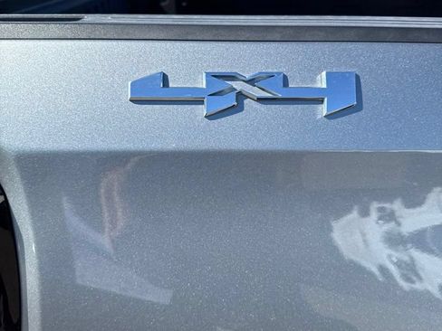 Used 2023 GMC Sierra 1500 SLE AWD/4WD image 9